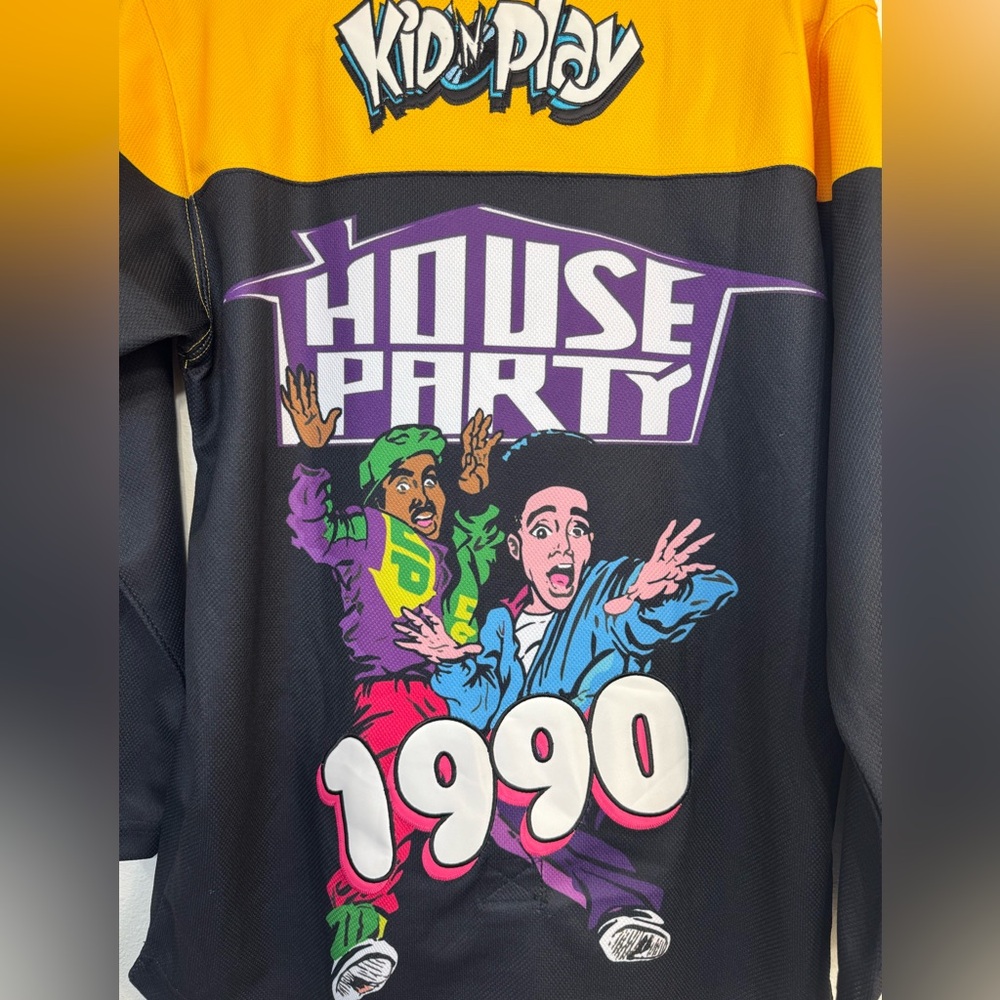 KID 'N' PLAY HOUSE PARTY Headgear Classics Yellow Hockey Jersey 🆕 - Picture 3 of 11